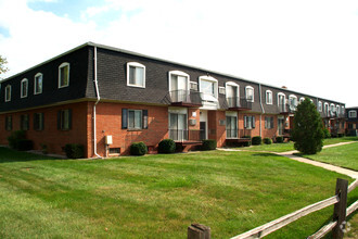 Falcon Crest Apartments photo'