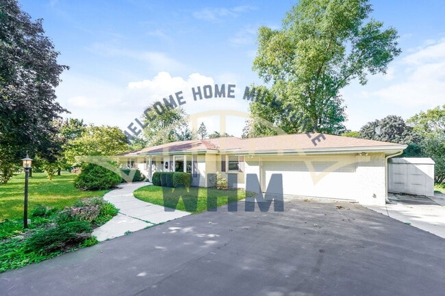 Building Photo - 4515 Coral Dr