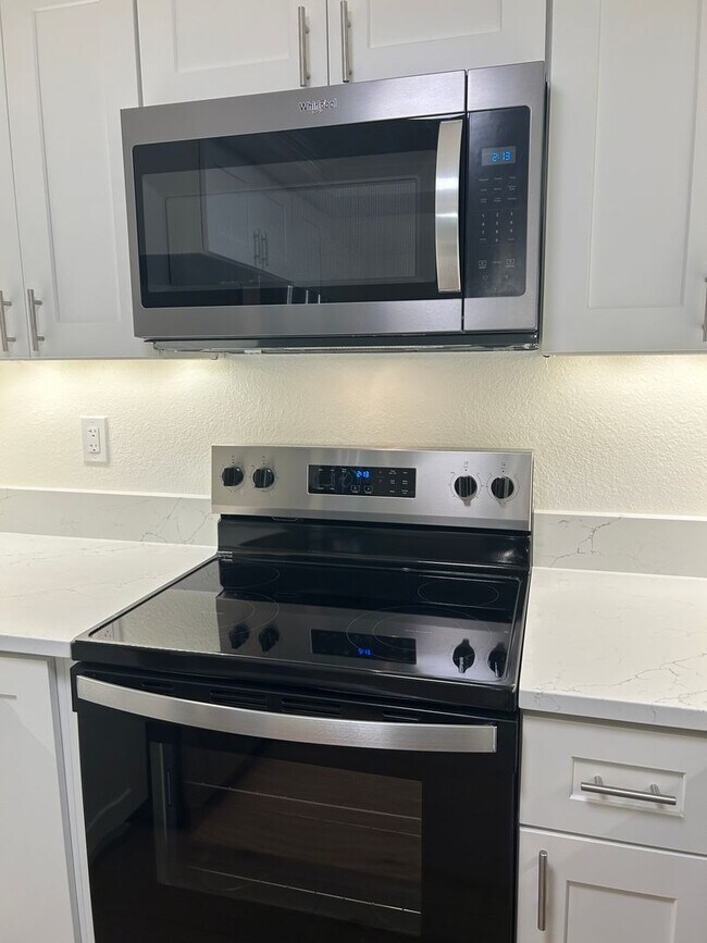 Foto del edificio - 1354 Bellevue Way NE