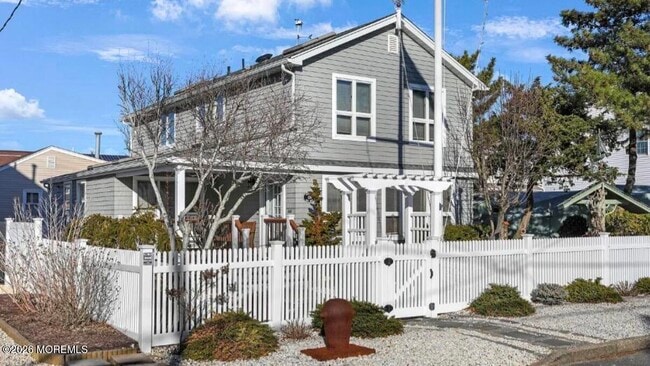 Building Photo - 106 Surf Dr