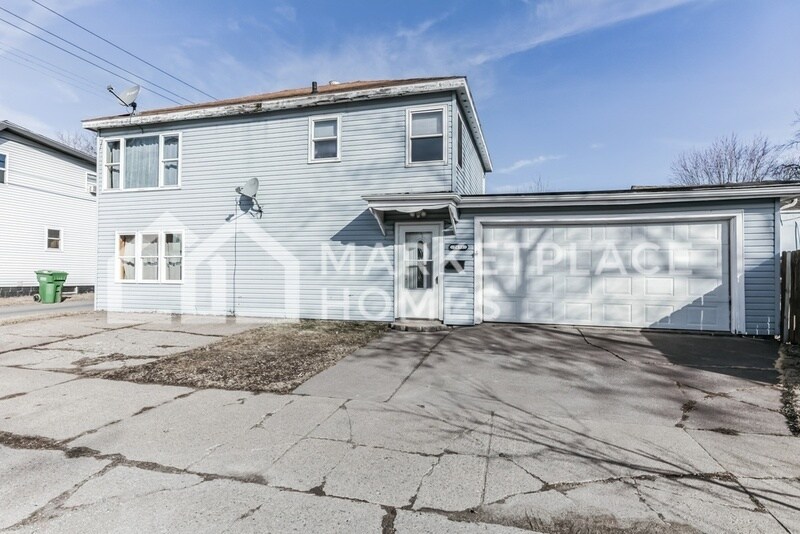 Primary Photo - 2631 7th Ave E