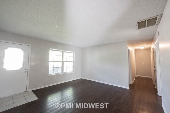 Foto del edificio - 3281 Cherry Lake Ln