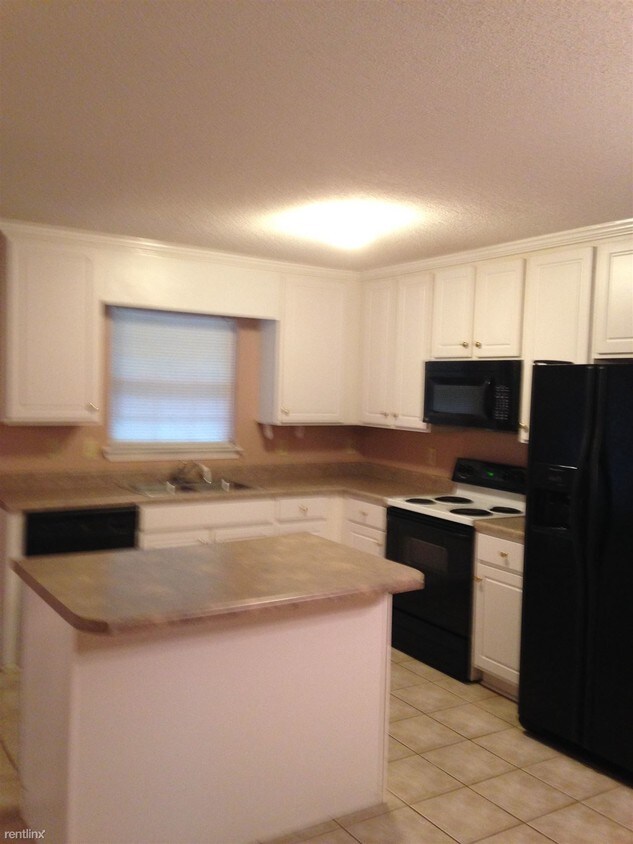 Building Photo - 4140 Yadkinville Rd