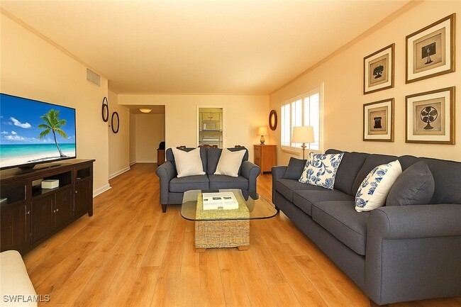 Building Photo - 666 3rd St S