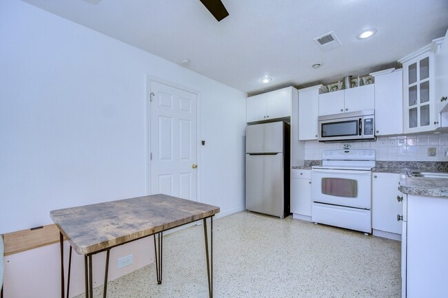 Building Photo - 4944 5th Ave N