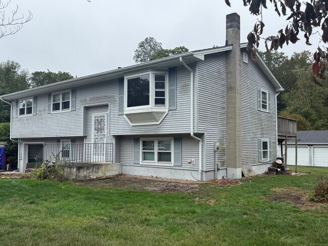 Building Photo - 6 Fairview Dr