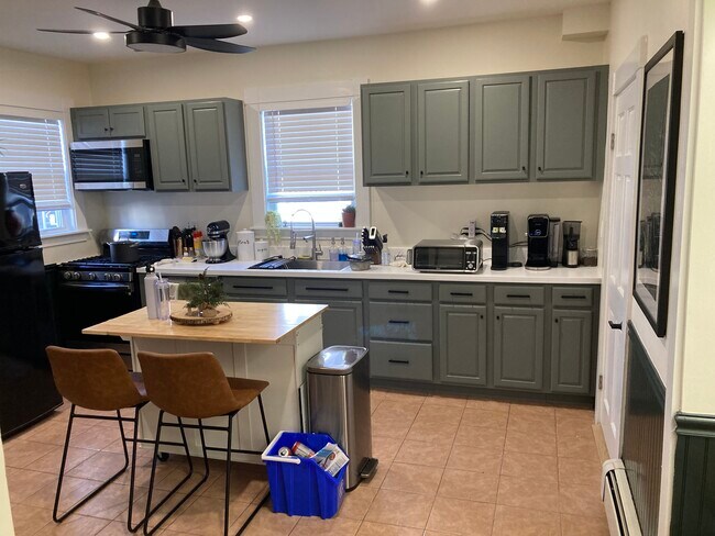 Foto del edificio - 342 Crescent St