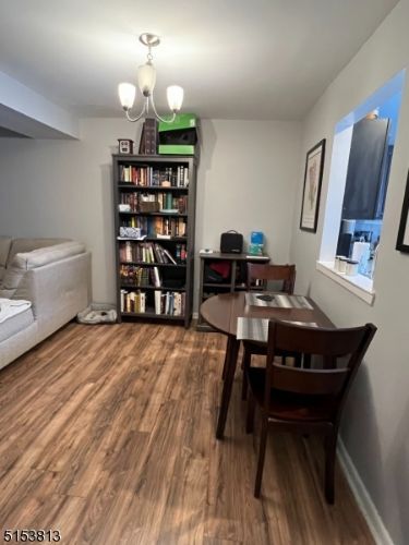 Foto del edificio - 351 Tebe Pl