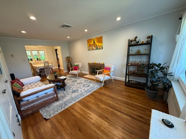 Foto del edificio - 20 Gainsboro Ln