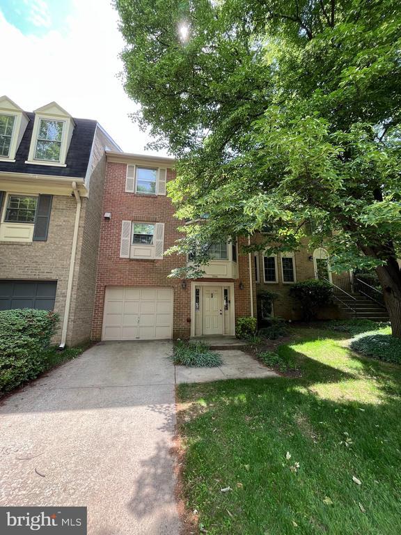 Foto principal - 7605 Dominion Dr