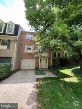 Building Photo - 7605 Dominion Dr