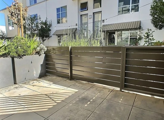 Building Photo - 1 E Julian St