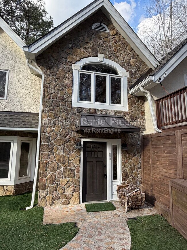 Foto del edificio - 835 Timber Lake Trail