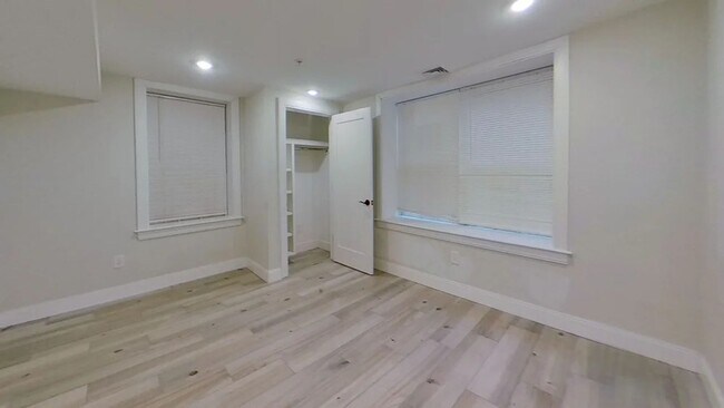 Foto del edificio - 75 Linden St
