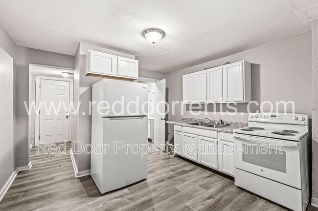 Building Photo - 972 Edgemont Ave