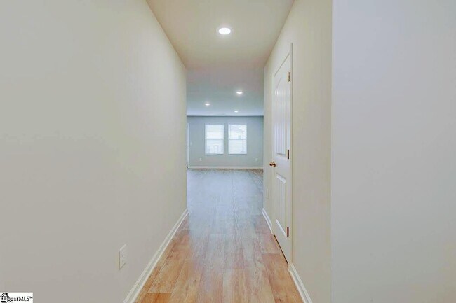 Building Photo - 128 Echline St