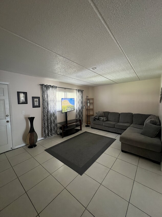 Foto principal - 12760 Indian Rocks Rd