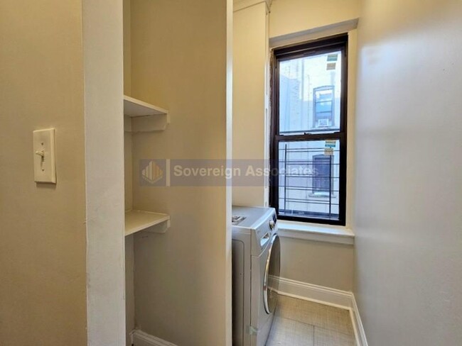 Building Photo - 515 W 168th St