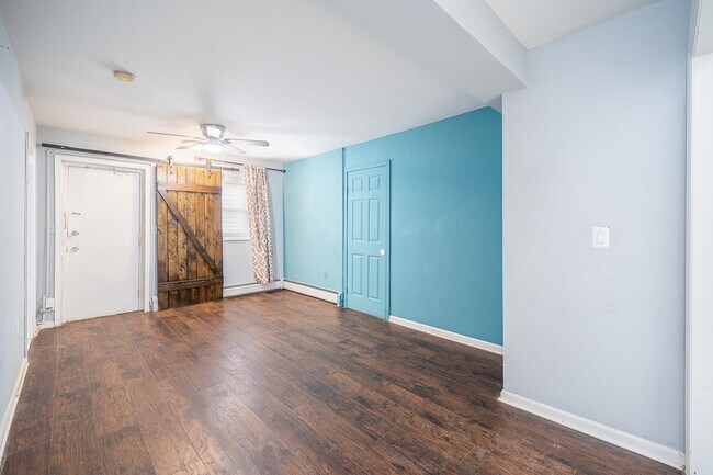 Building Photo - 87 E 21st St