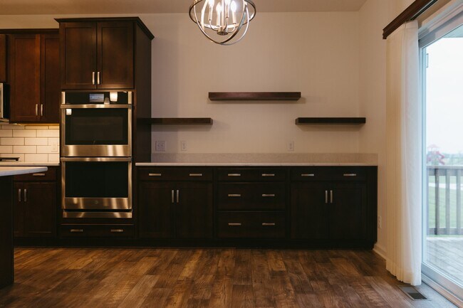 Foto del edificio - 12960 S 51st St