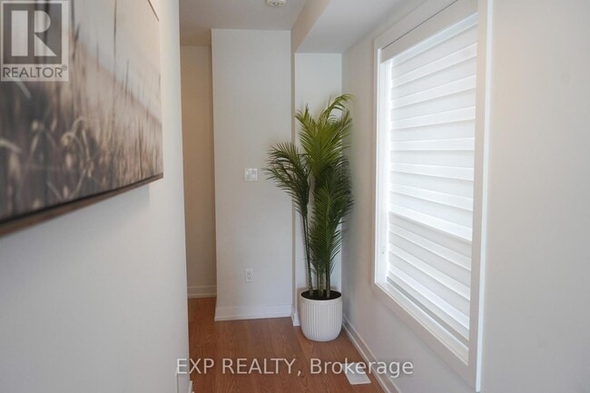 Photo du bâtiment - 128 Danielle Moore Cir