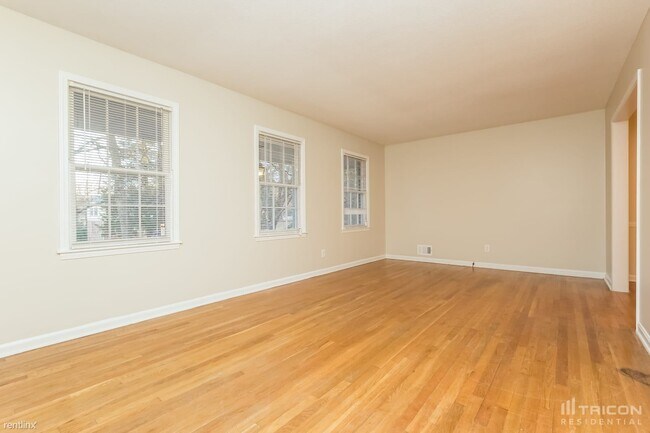 Foto del edificio - 951 Bramwell Ct