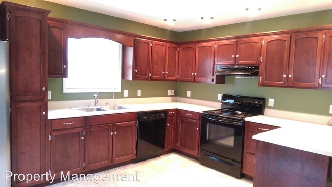 Building Photo - 3520 Walnut Grove Ln NE