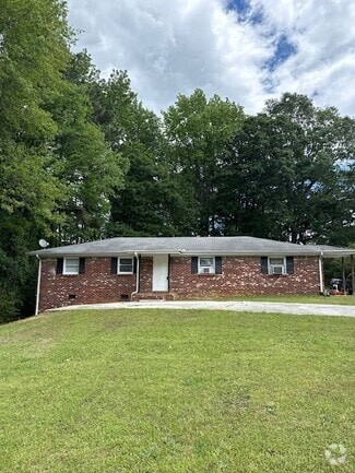 Building Photo - 135 Sheila Ln