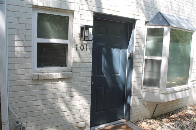 Building Photo - 2807 Throckmorton St