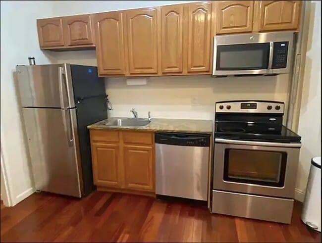 Foto del edificio - 129 W 56th St