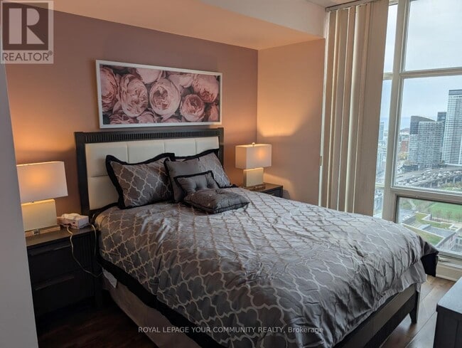 Photo du bâtiment - 10 Navy Wharf Ct