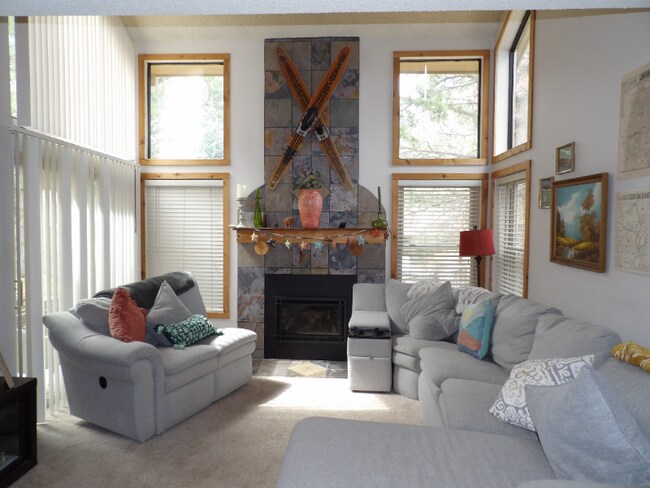 Foto del edificio - 4275 Autumn Heights Dr