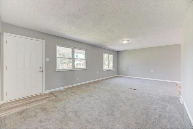 Building Photo - 1723 Leaf Crest Dr