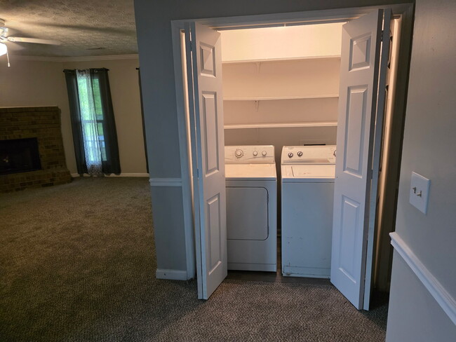 Wash/ Dryer - 9536 Winding Way Ln