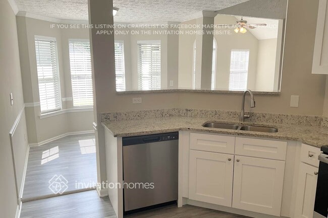 Building Photo - 5170 Towne Park Dr