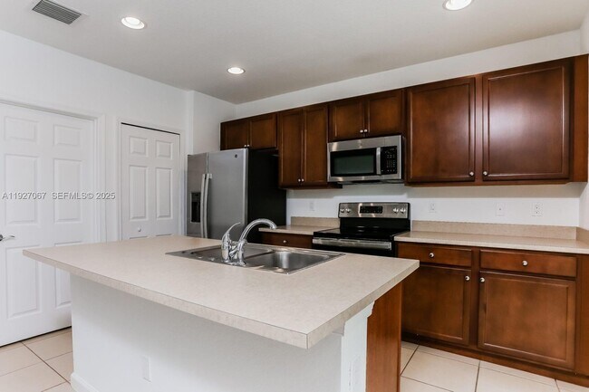 Building Photo - 2871 NW Treviso Cir