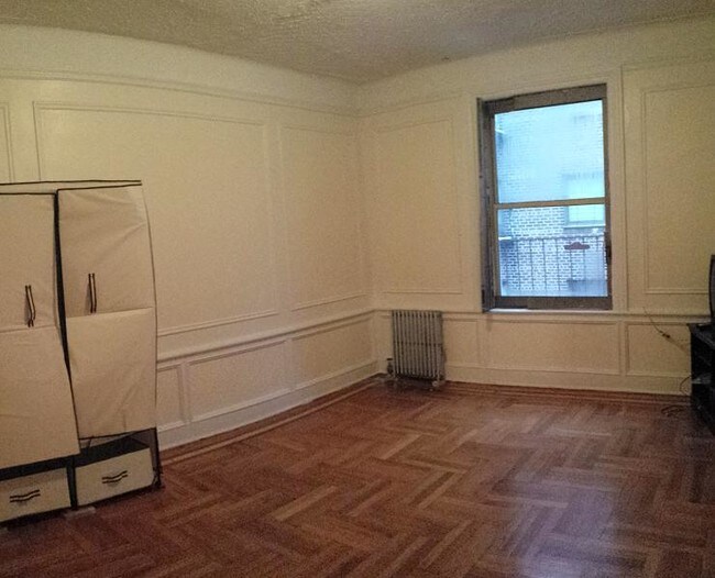 Foto del edificio - 220 E 18th St