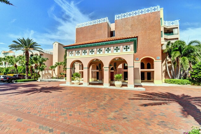 Building Photo - 140 SE 5th Ave