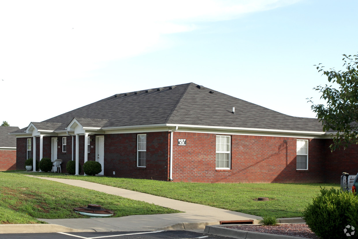 Foto del edificio - Dove Field Manor Apartments