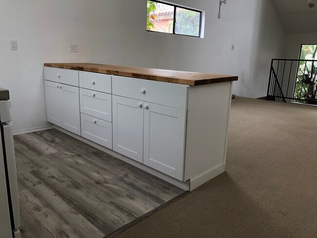 kitchenette - 4363 Chase Ave