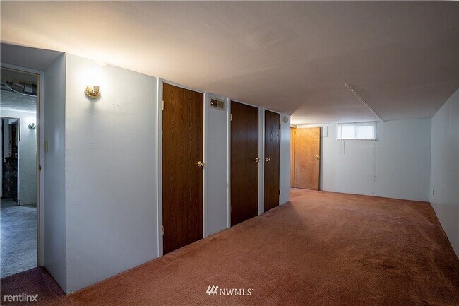 Foto del edificio - 1 br, 1 bath House - 8851 30th Ave SW