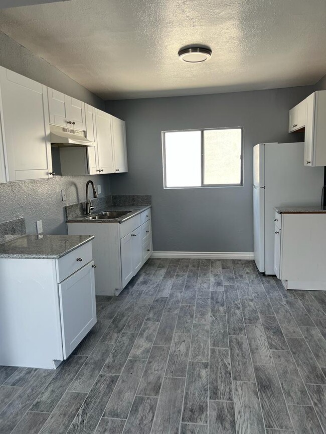 Building Photo - 120 W 73RD ST