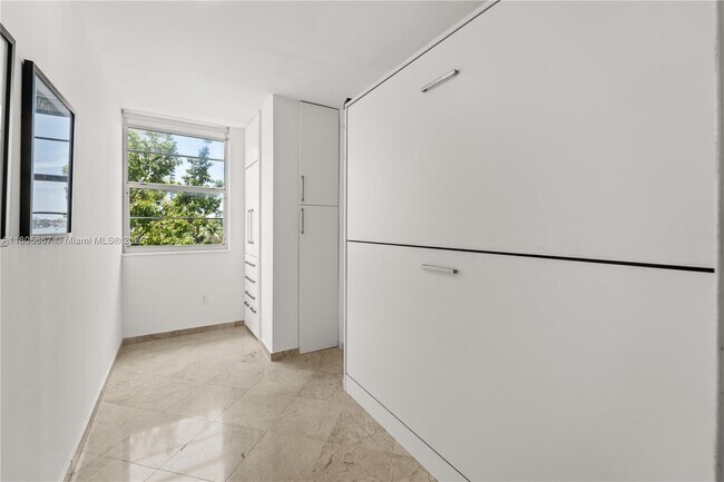 Foto del edificio - 5640 Collins Ave
