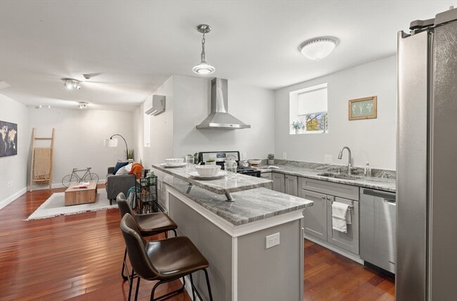 Building Photo - 15 Millmont St