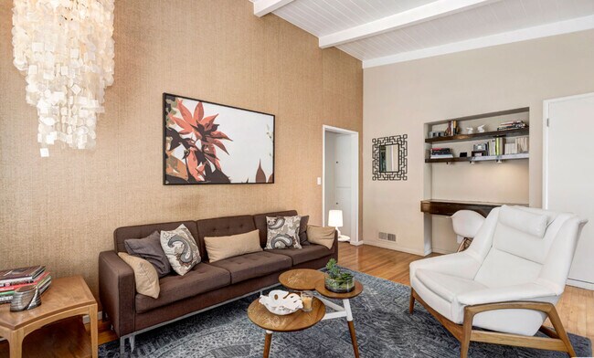 Foto del edificio - 806 Westmount Dr