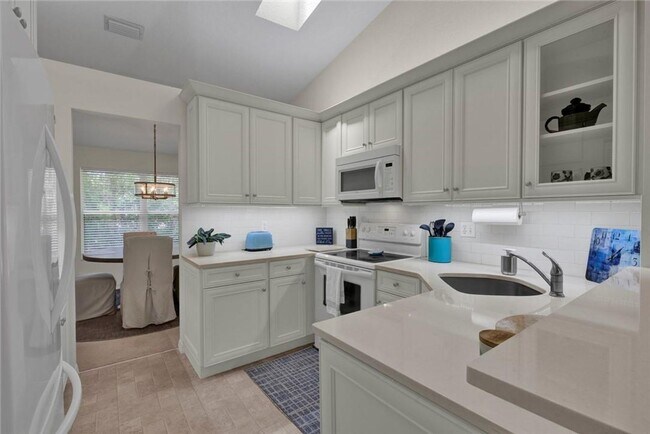 Foto del edificio - 3/2 Condo available in Emerald Bay!