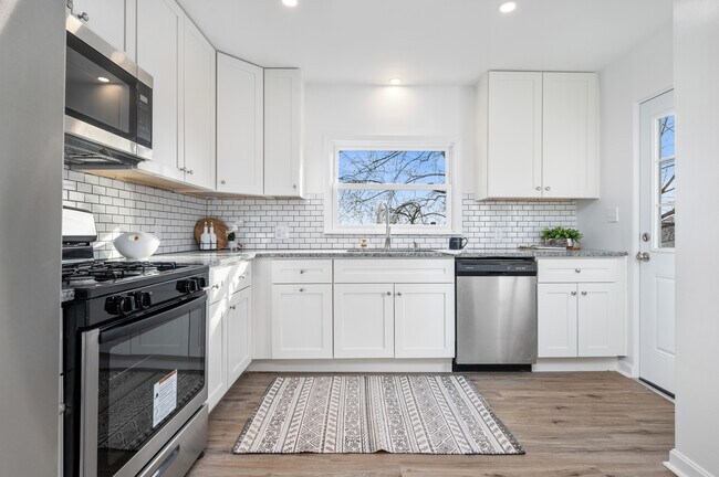 Brand New Stainless Steel Appliances - 5344 Kincaid St
