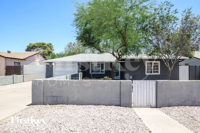 Building Photo - 4319 N 15th Ave