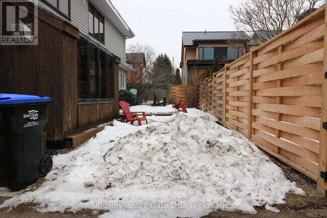 Building Photo - 150 Fourth St W