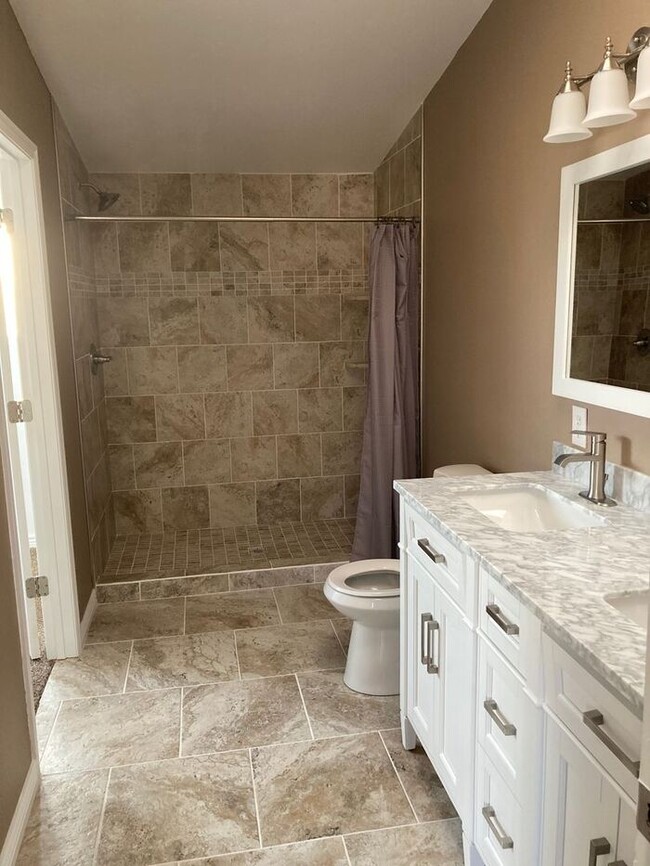 Building Photo - View it Today! 5 Bedroom 3 Bath Home North...